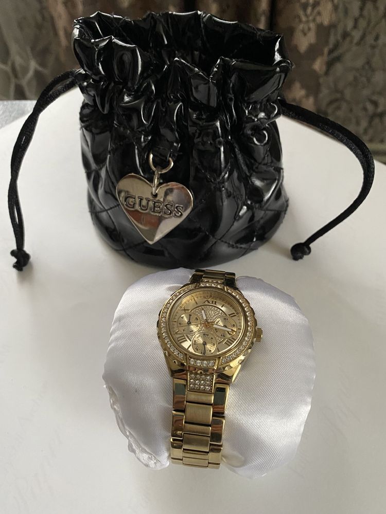 Годинник жіночий Guess W0111L2