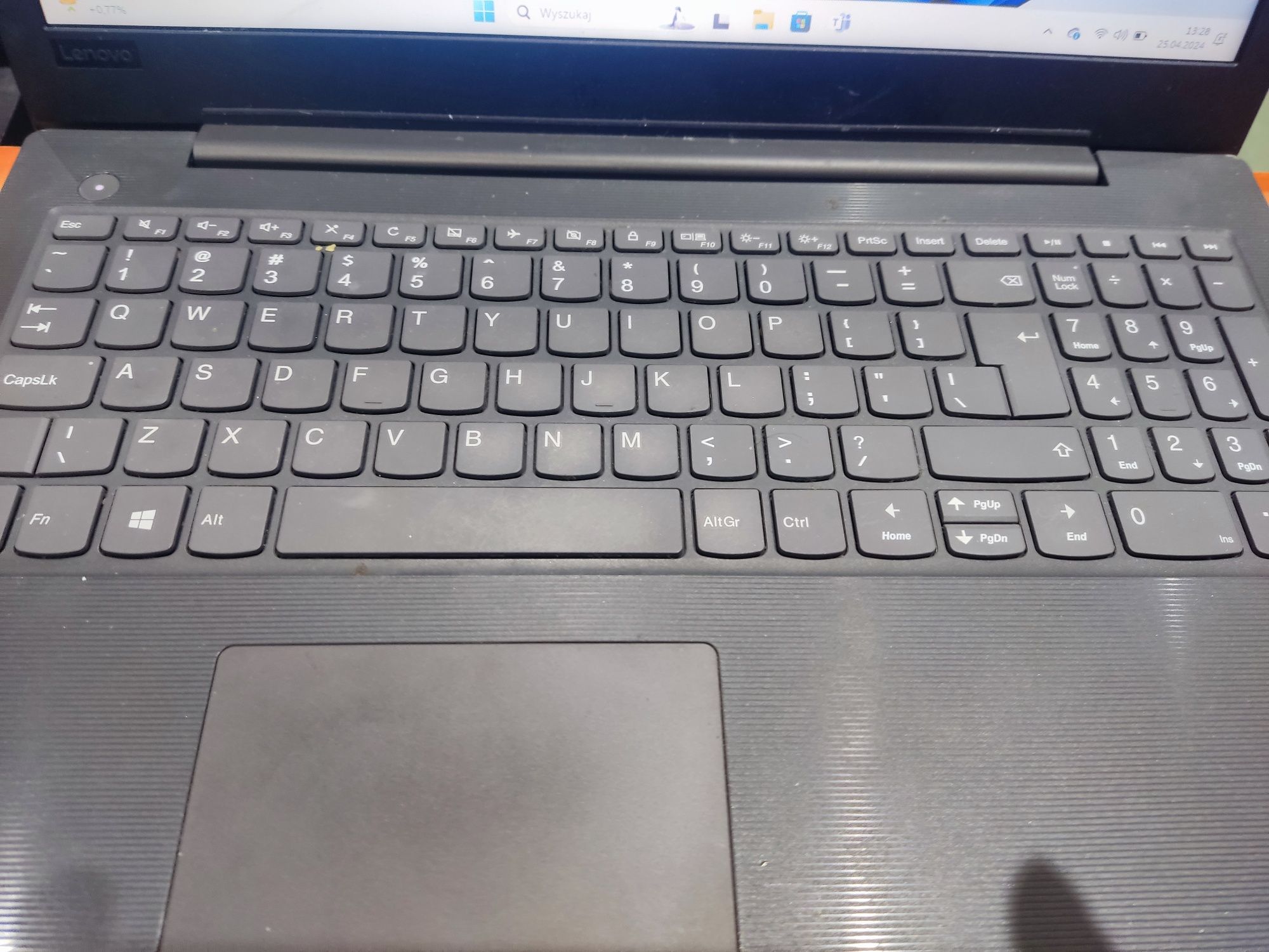 Laptop Lenovo V130-15IGM 15,6 dysk SSD