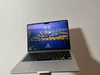 MacBook Air 13,6” com Chip M2 – Prata
