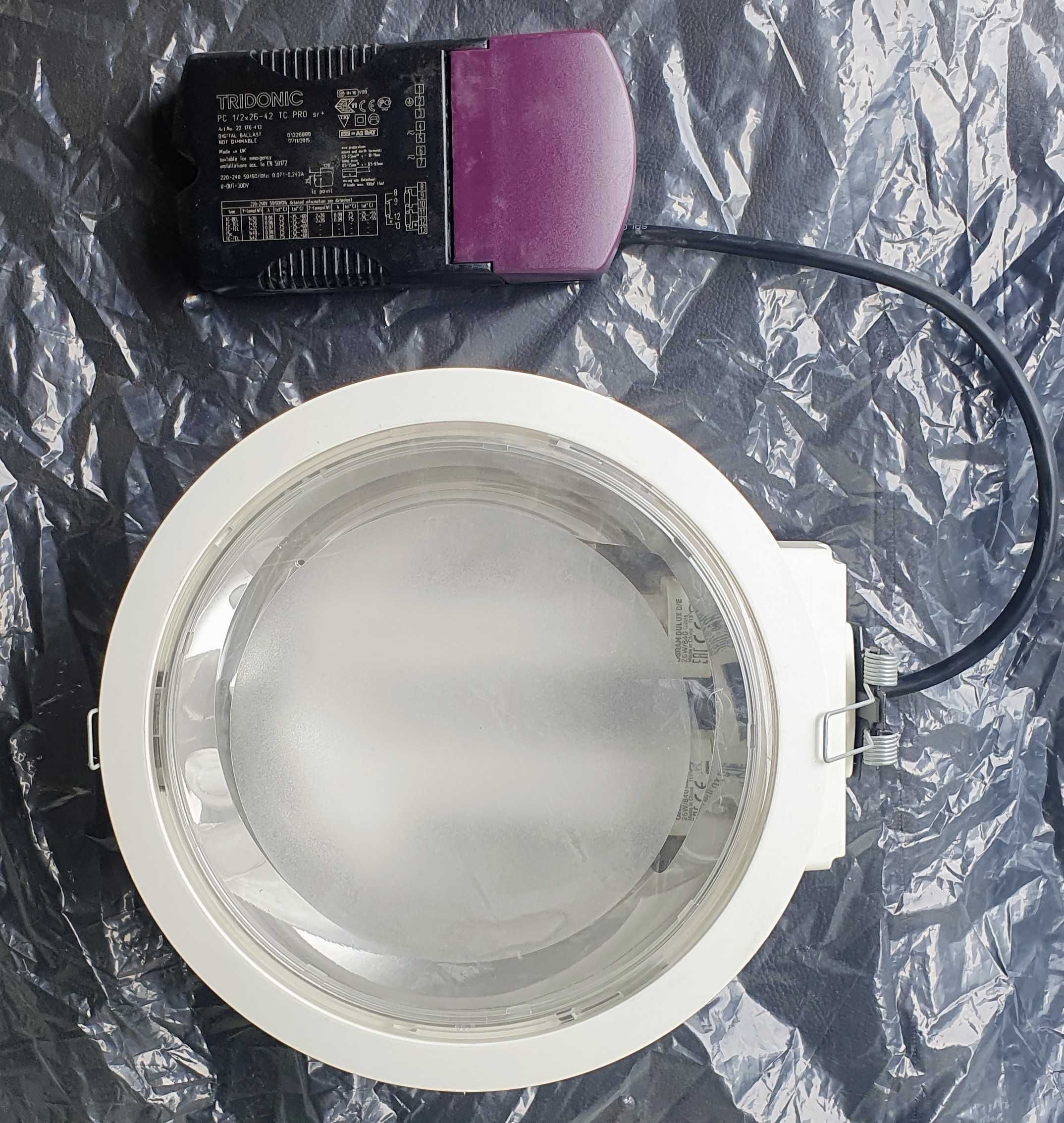 Lampa podtynkowa Iguzzini 3304 - 24 sztuki