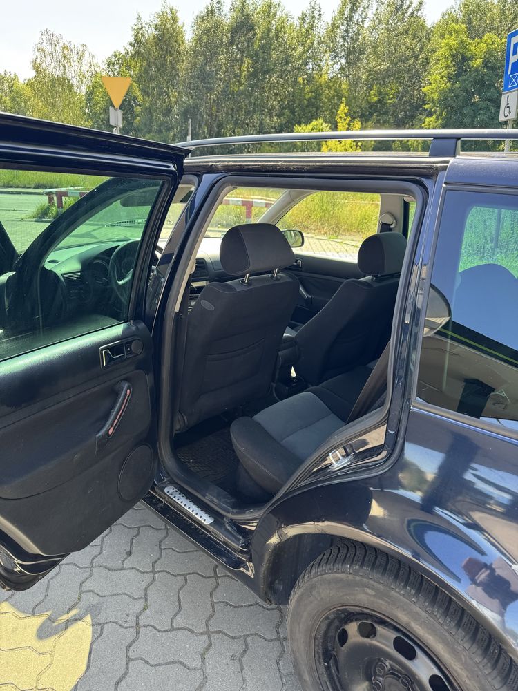 Sprzedm Golf kombi 4 1.9TDI sprawna klima