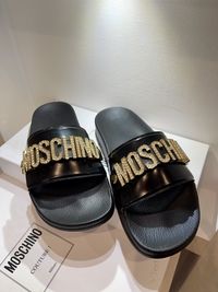 Шльопанці шлёпанцы шлёпки вьетнамки Moschino