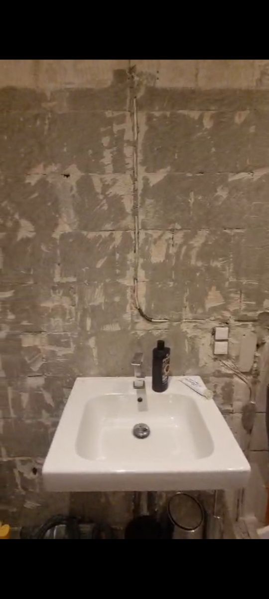 Umywalka wraz z baterią