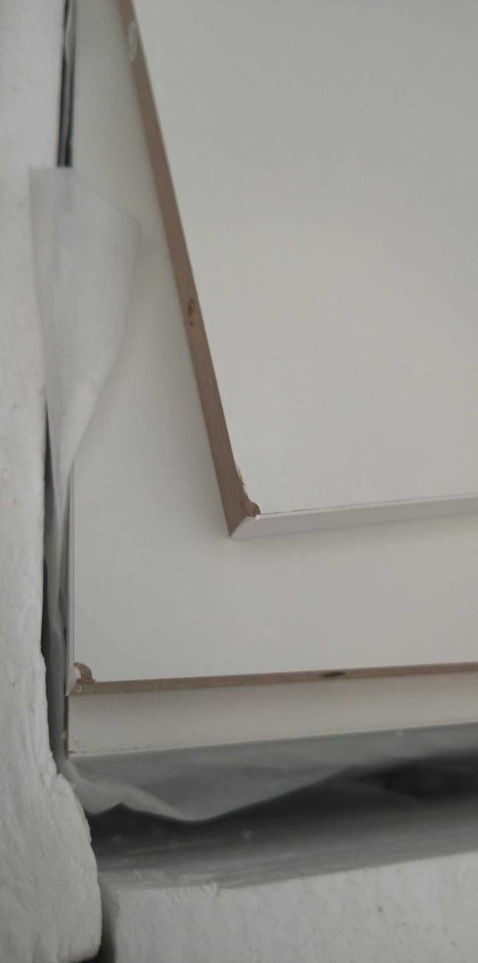 Regał na książki 8 półek, biały, 60x29,5x121 cm WADY