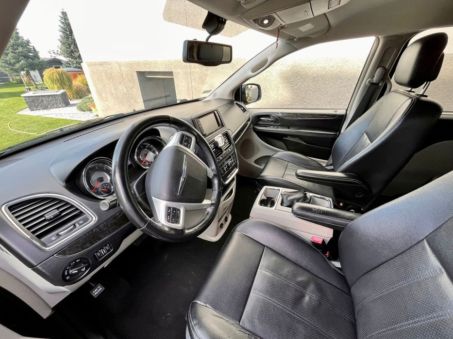 Town & Country Touring L LPG hak 2015