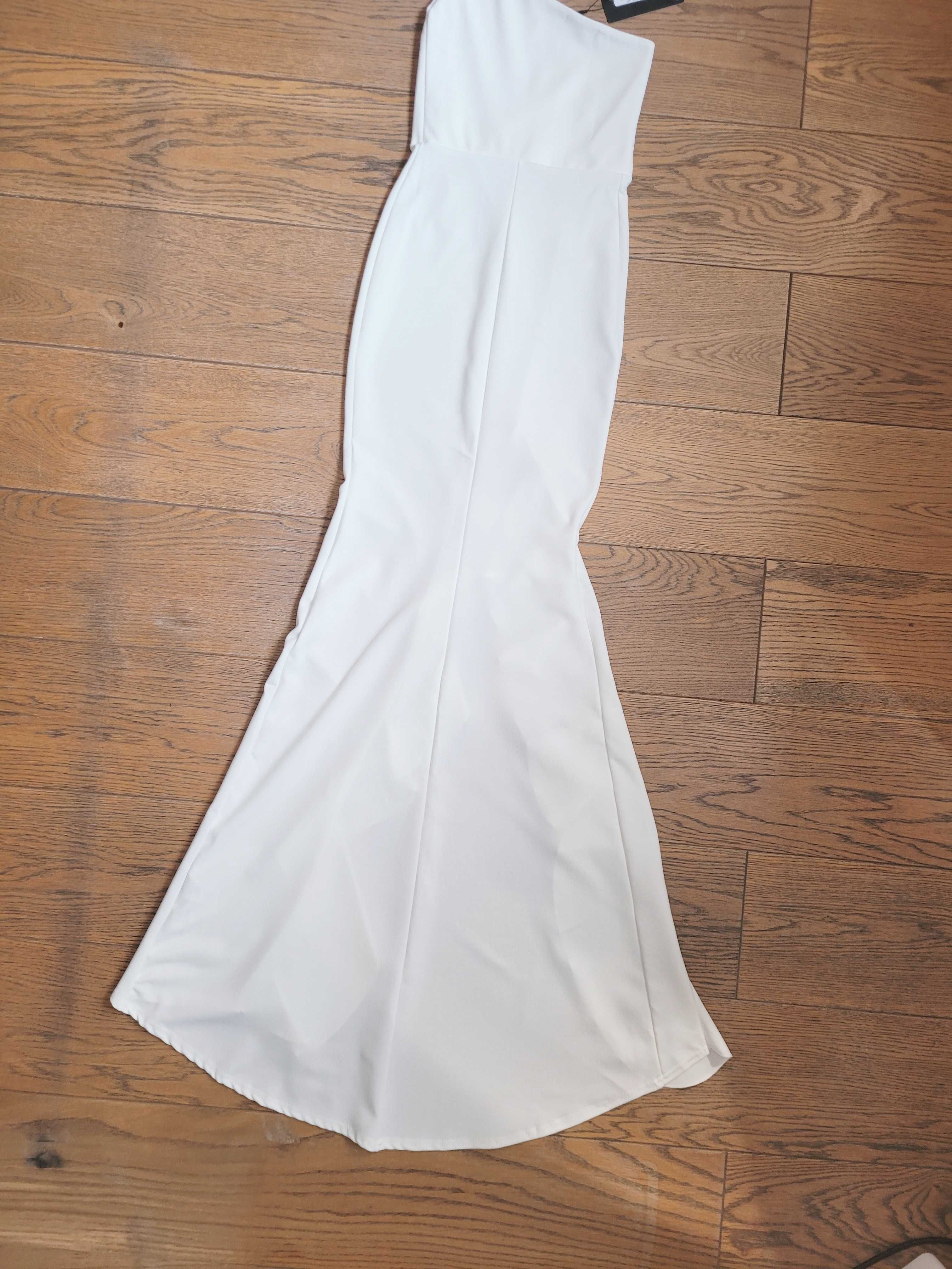 Dopasowana sukienka maxi na jedno ramię z rozcięciem falbany XS