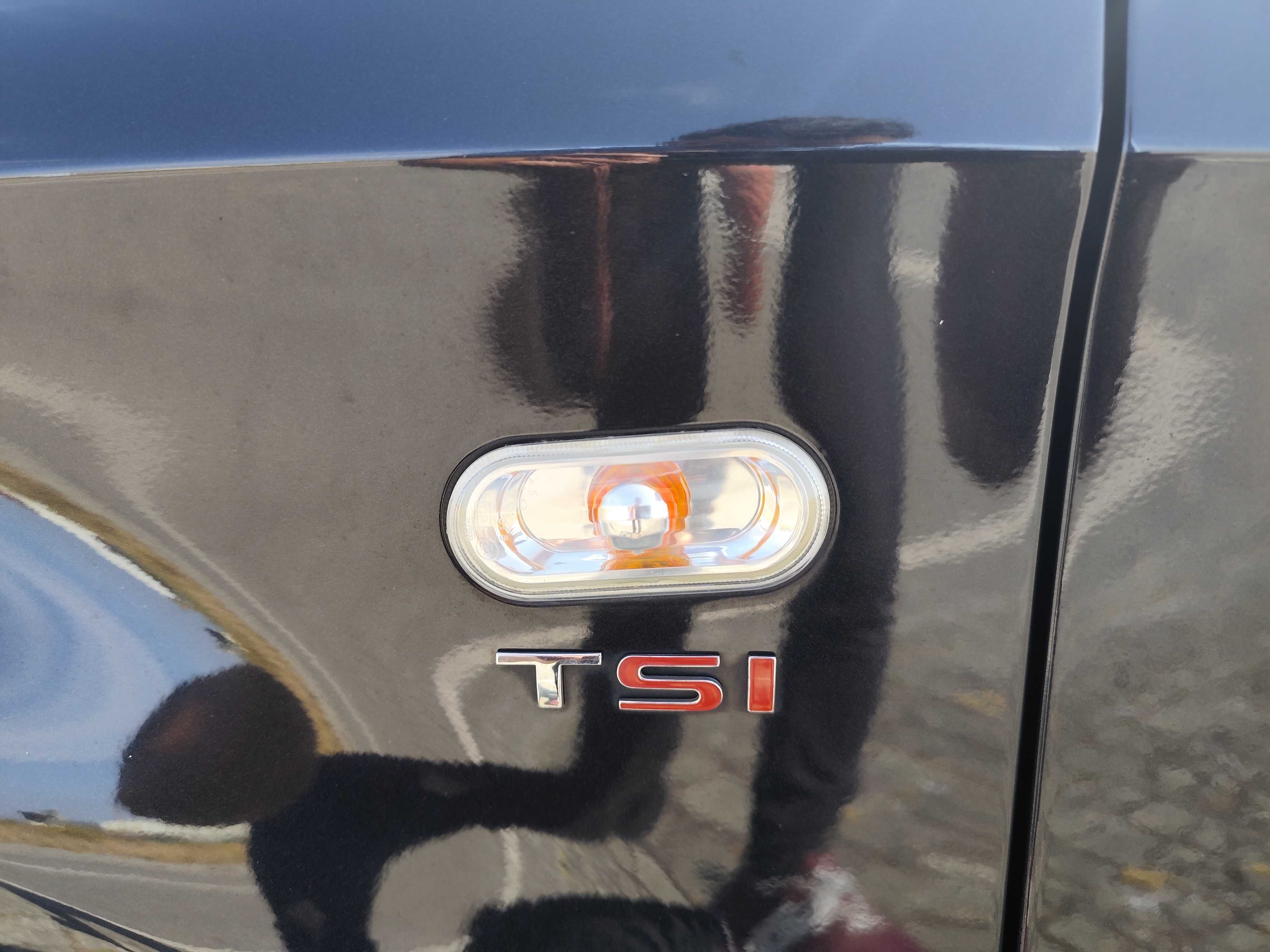 Único no País ( versão e motorização)