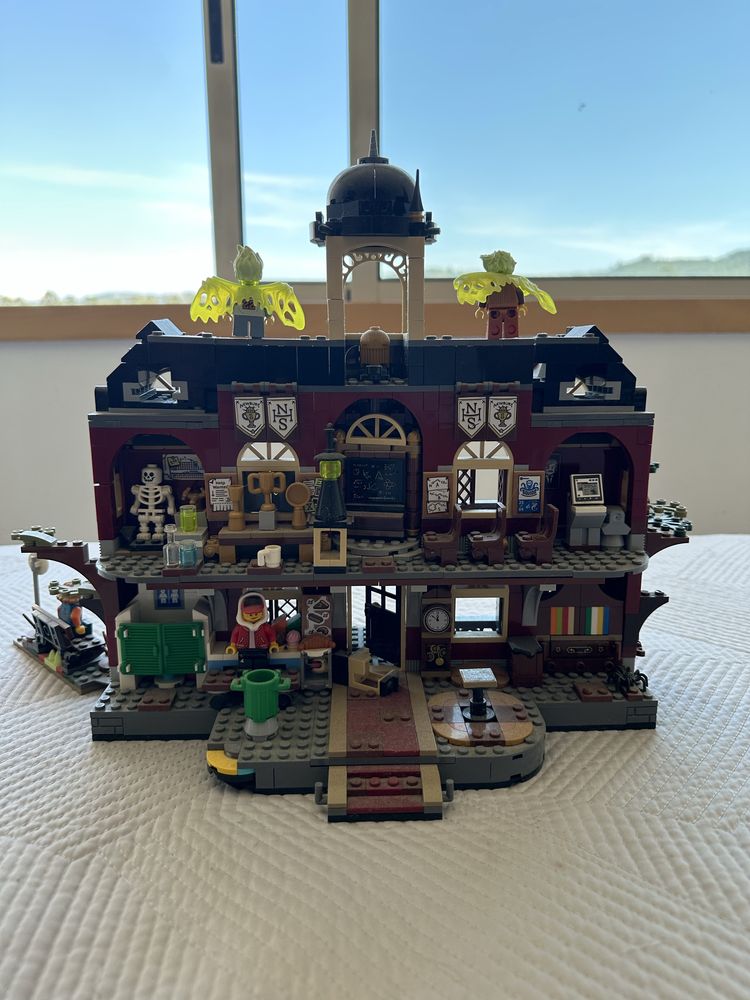 Lego hidden side newbury haunted high school