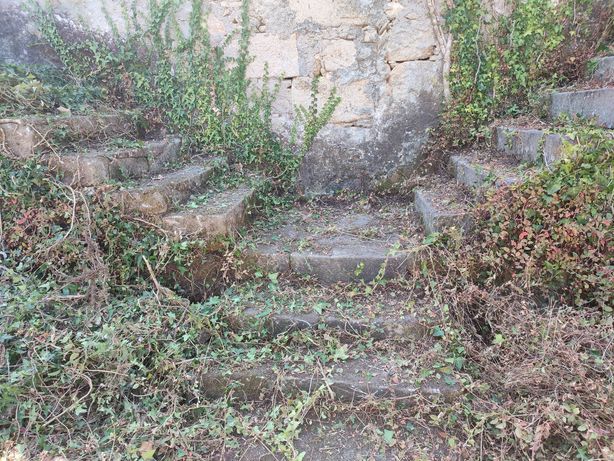Escadas Centrais Pedra Antiga 2 lotes