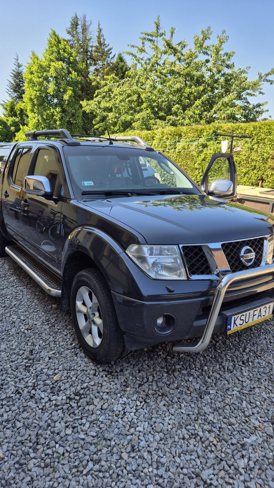 Navara d 40 2.5l