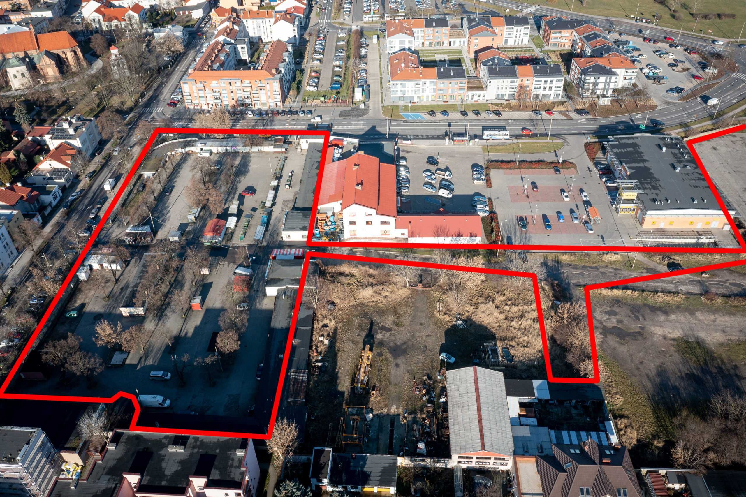 Sprzedam nieruchomość wraz z budynkami Konin- cały plac Targowy