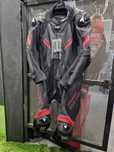Kombinezon jednoczęściowy SHIMA HYPER RS MEN 1PC Black/Red '54 GRATISY