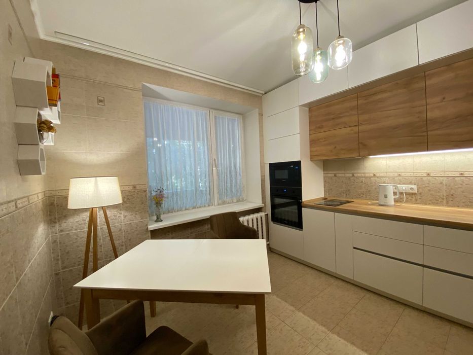 Тарасівська 21 БЕЗ КОМІСІЇ Центр міста Сдам 2к квартиру