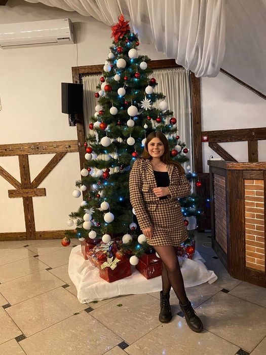 Твідовий костюм з спідницею