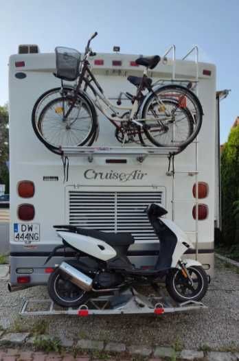 Kamper (RV)  Freightliner Cruise Air z 2006 roku