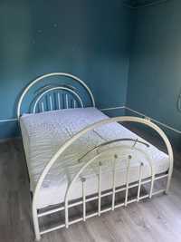 Łóżko dwuosobowe z materacem