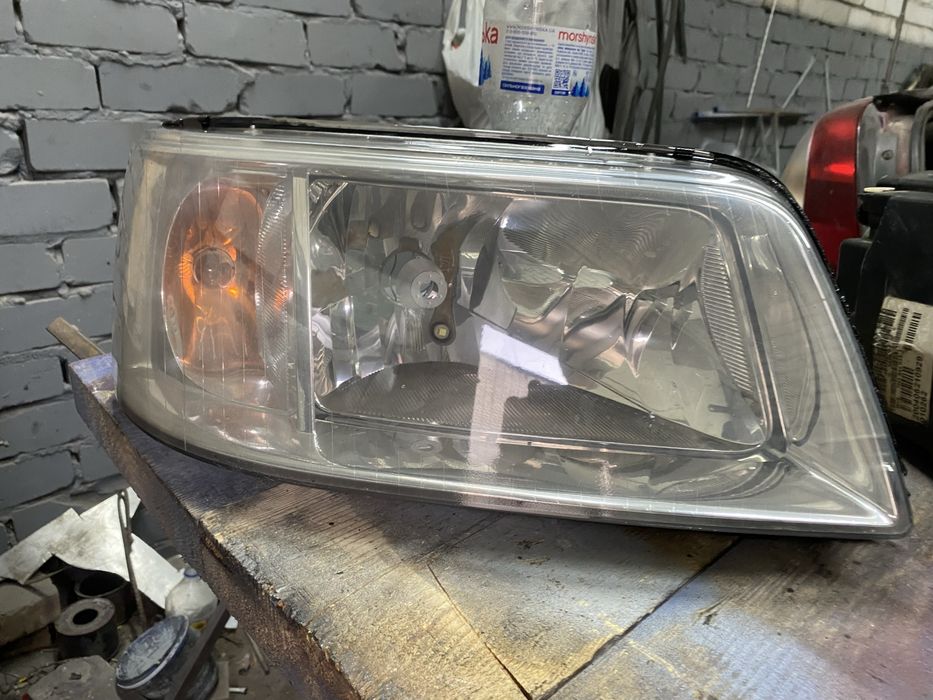 Фары volksvagen T5 фольксваген Т5  3200 ПАРА