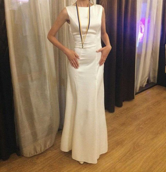 Випускна, весільна сукня XS