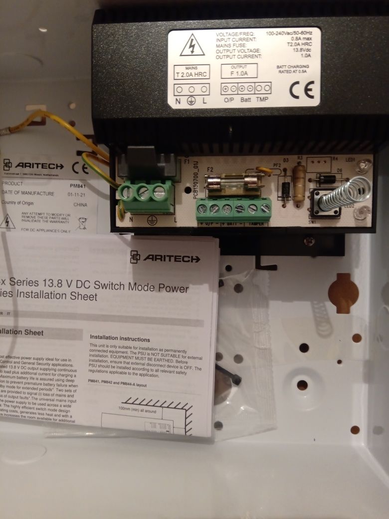 Zasilacz 12v 1A w metalowej skrzynce interlogix