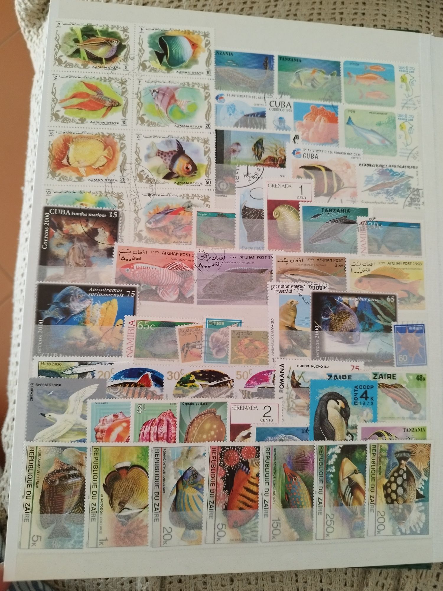 Classificador com 250 selos diferentes temática animais marinhos