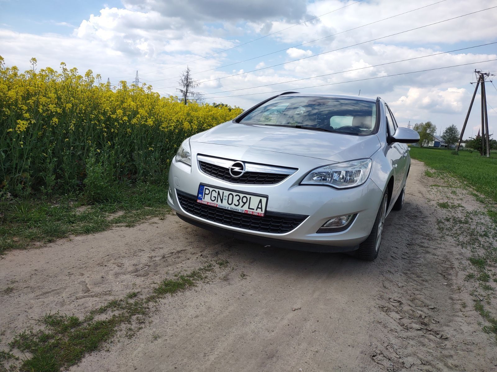 Opel Astra Sports Tourer 2011r.