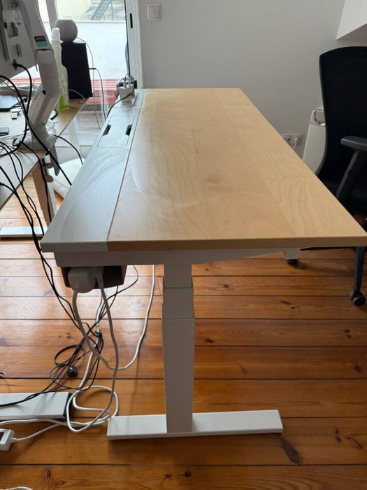 Secretária elétrica regulável em altura IKEA Mittzon/electric desk