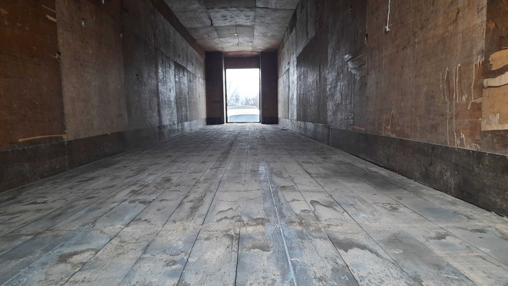 Продам,сдам в аренду под склад полуприцеп изотерм 86 м.куб и прицеп