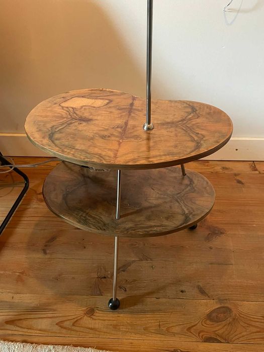 lampa stojąca z półkami fornirowanymi. lata 60 lub 70.