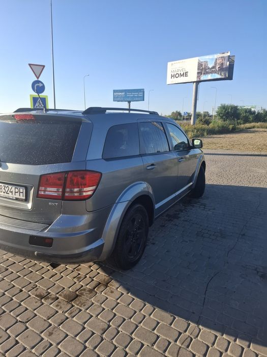 Продам або обміняю Dodge Jorney