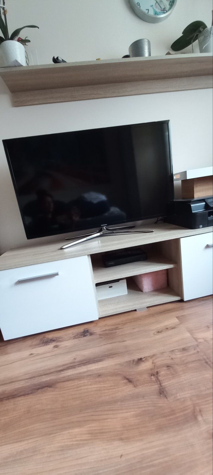 Komoda +półka  +telewizor Samsung 40'smart tv