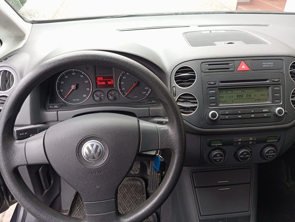 Volkswagen Golf V Plus 1.4 MPI benzyna Rok 2005