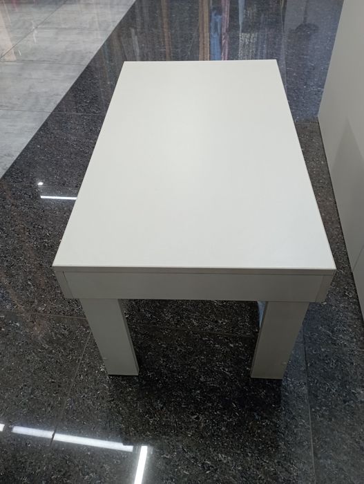 Журнальний столик