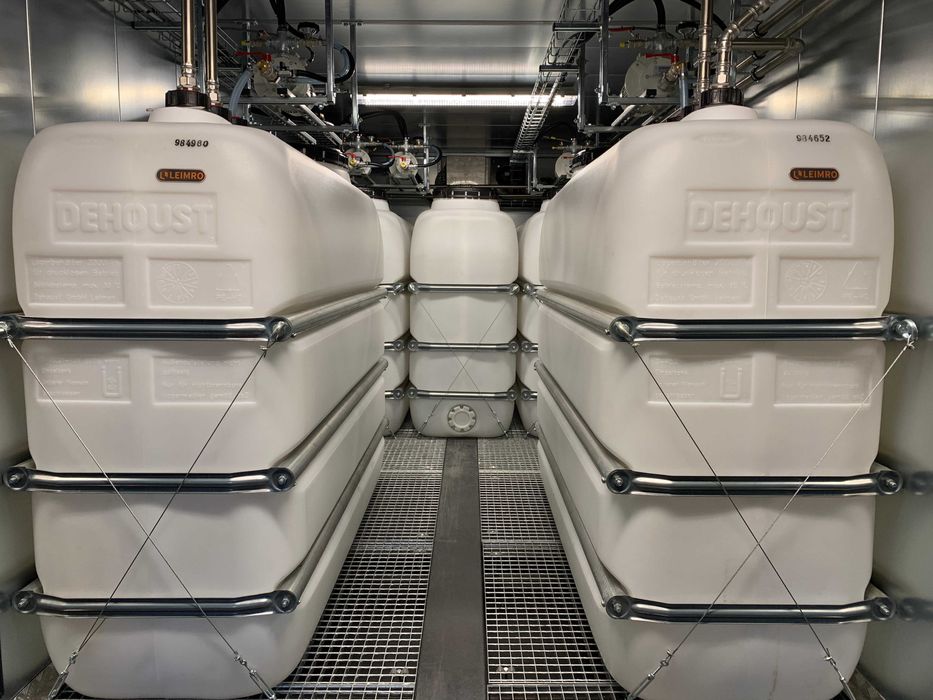 Zbiornik 4000 l na wodę pitną, glikol, AdBlue, betonit,fabr. nowy