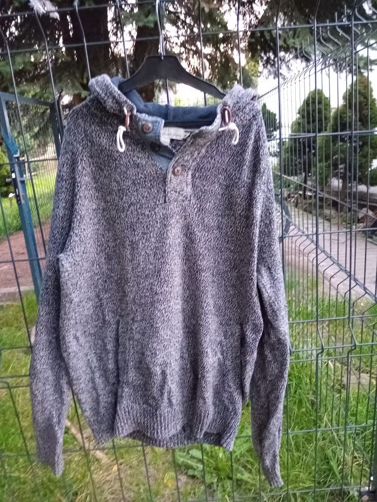 Sweter/bluza z kapturem ,H&M L.O.G.GG.
Rozmiar L
Na wzrost 180cm.
Zdje