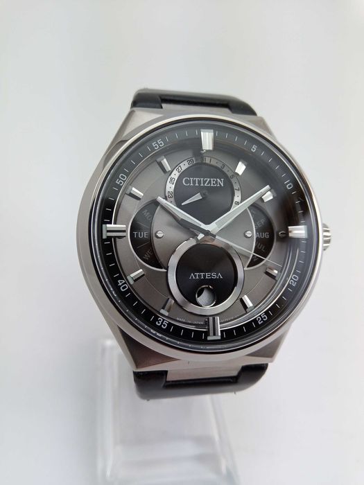 Титановый лунник- часы Citizen Eco-Drive BU0060-09H сапфир, Japan Made