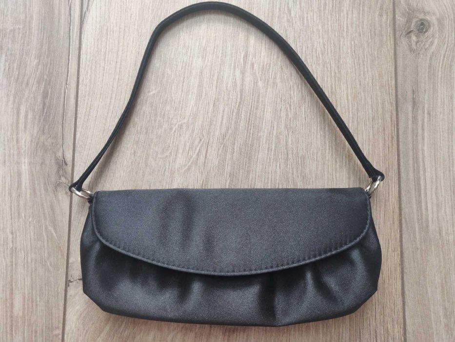 Сумочка  клатч  24х12х6 см, на  магните, черного цвета. новая.