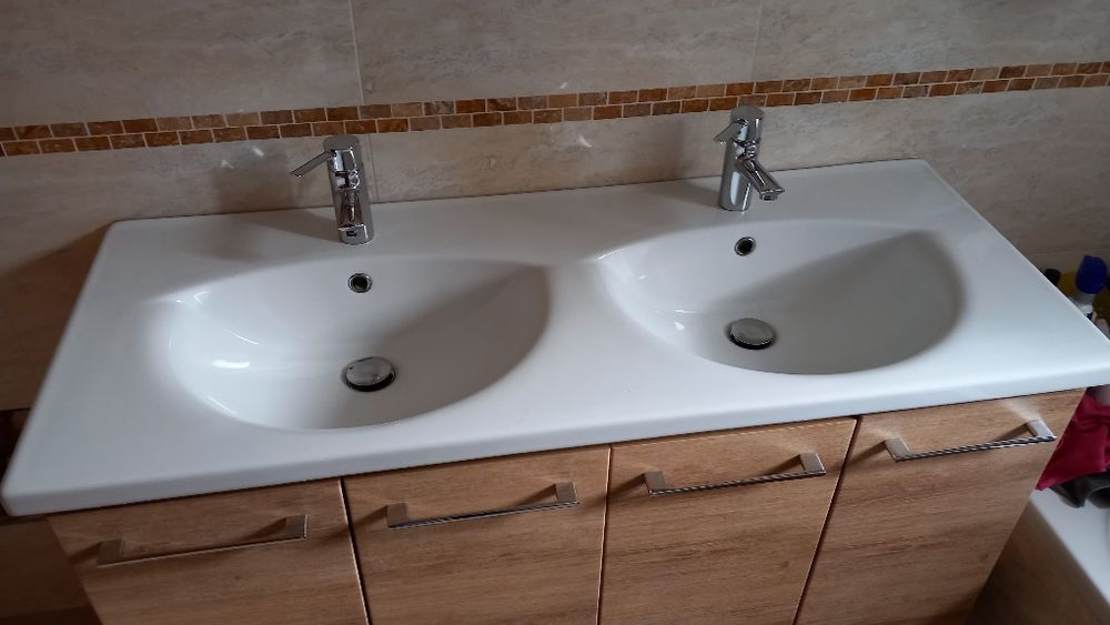 4 Torneiras roca e lavatorio 120 duas cubas