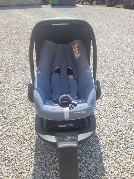 Fotelik samochodowy Maxi Cosi Pebble Pro i-Size z bazą FamilyFix 3