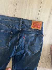 Джинсы Levis