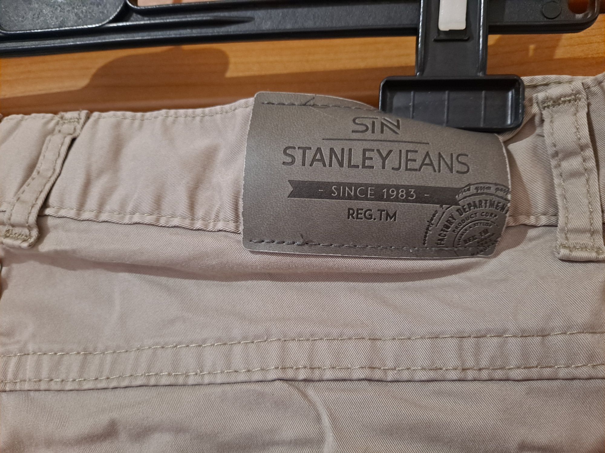 Spodnie beżowe Stanley Tanio