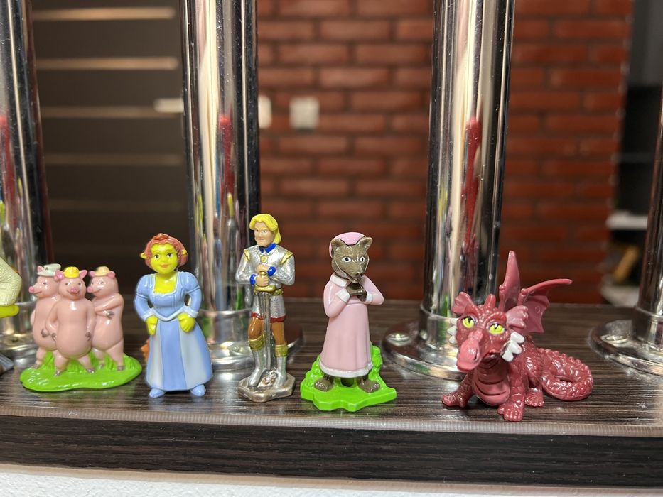 Шрек іграшки кіндер игрушки киндер