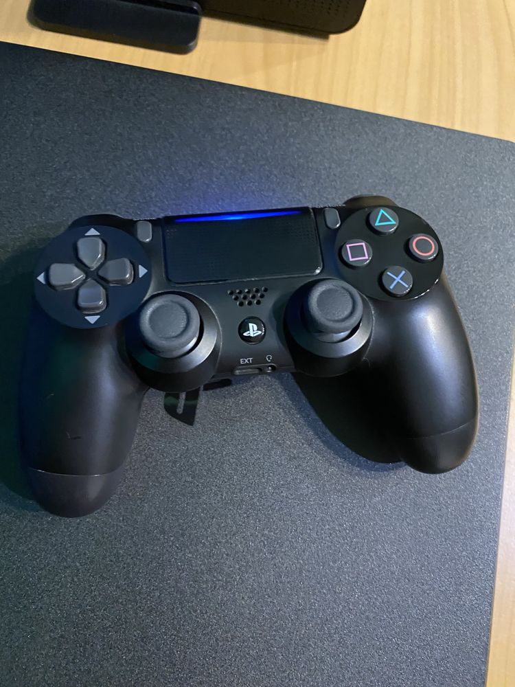 PlayStation 4 1 Tb 1 pad