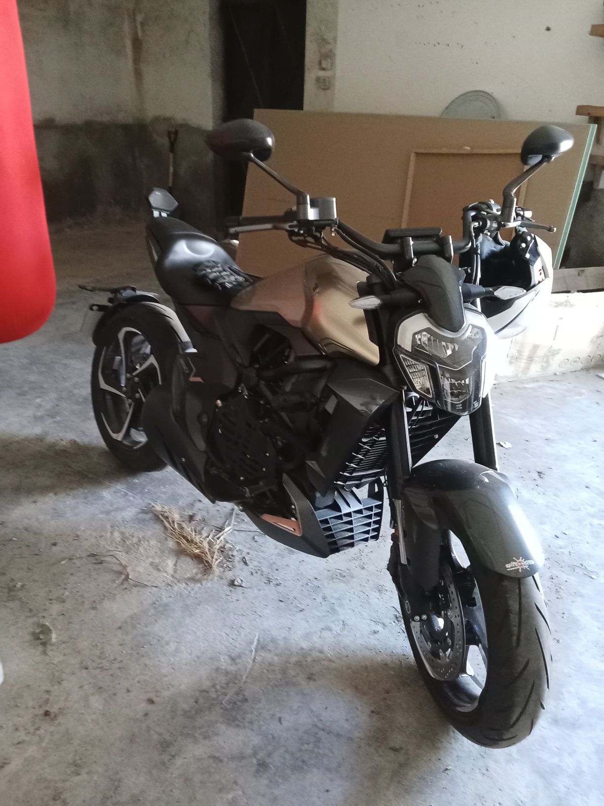 Moto ZONTES V 350 com 250km rodados, como nova!