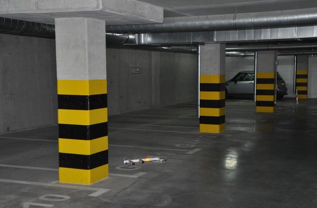 Miejsce parkingowe w hali garażowej (Poznań - Jeżyce ul. Nałkowskiej)