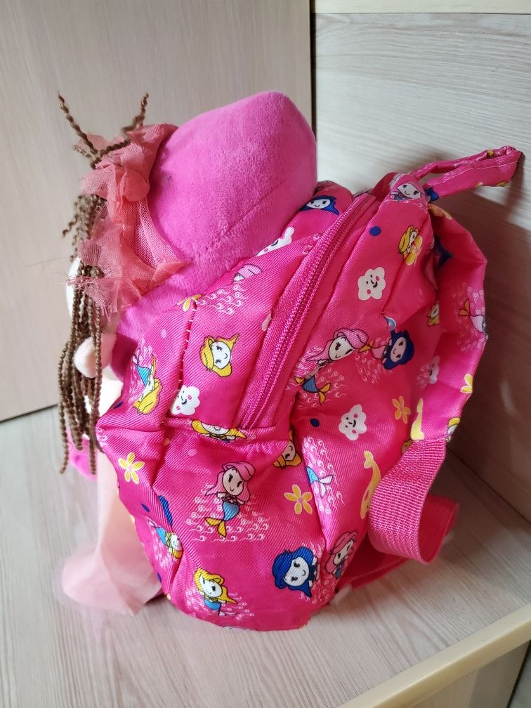 Рюкзак дитячий з дівчинкою