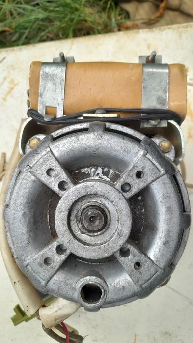 Двигатель асинхронный АВЕ-07-4ЦУ4.