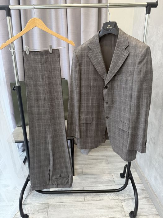 Классический костюм Canali