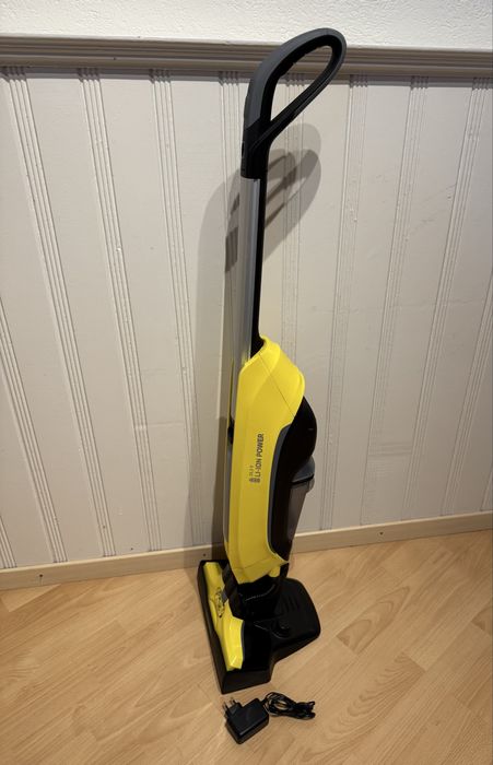 Вертикальний швабра-пилосос Karcher FC 5 Cordless Premium