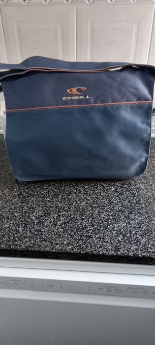 Saco com alça e divisórias