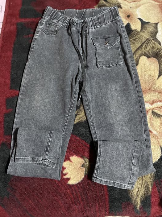 Продам джинси на дівчинку в гарному стані